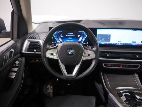 Used 2024 BMW X7 xDrive40i w/ Climate Comfort Package AWD/4WD image 12