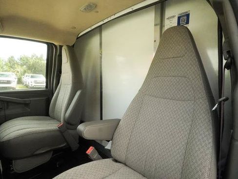 New 2026 GMC Savana 3500 Extended w/ Power Convenience Package RWD image 24