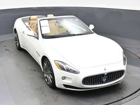 Used 2013 Maserati GranTurismo Sport image 32