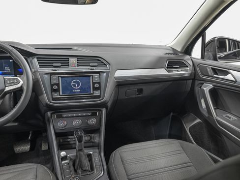 Used 2022 Volkswagen Tiguan S image 29