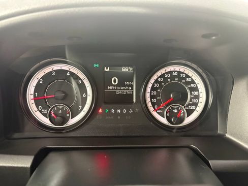 Used 2018 RAM 1500 Express w/ Express Value Package AWD/4WD image 26