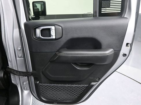 Used 2019 Jeep Wrangler Unlimited Sahara AWD/4WD image 34