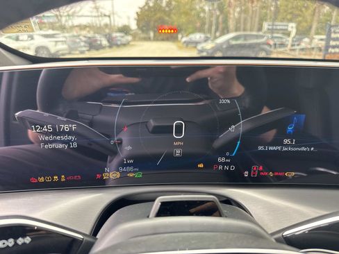 Used 2026 Cadillac Vistiq Luxury image 29