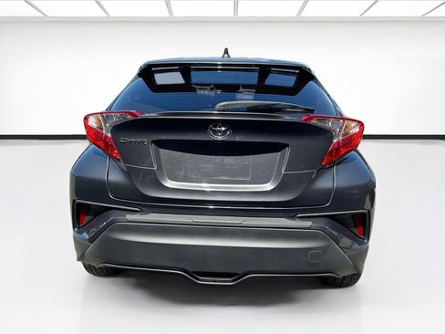 Used 2019 Toyota C-HR XLE FWD image 5