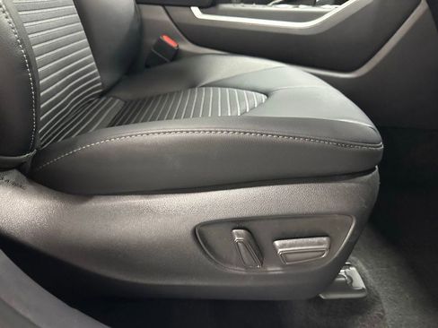 Used 2025 Toyota Highlander XSE AWD/4WD image 65