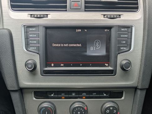 Used 2016 Volkswagen Golf SE FWD image 21