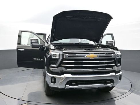 Used 2024 Chevrolet Silverado 2500 LTZ image 60