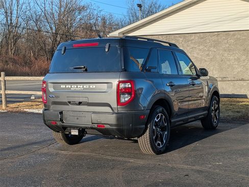 Used 2021 Ford Bronco Sport Outer Banks image 4