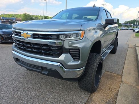 Used 2023 Chevrolet Silverado 1500 LT w/ Protection Package RWD image 4