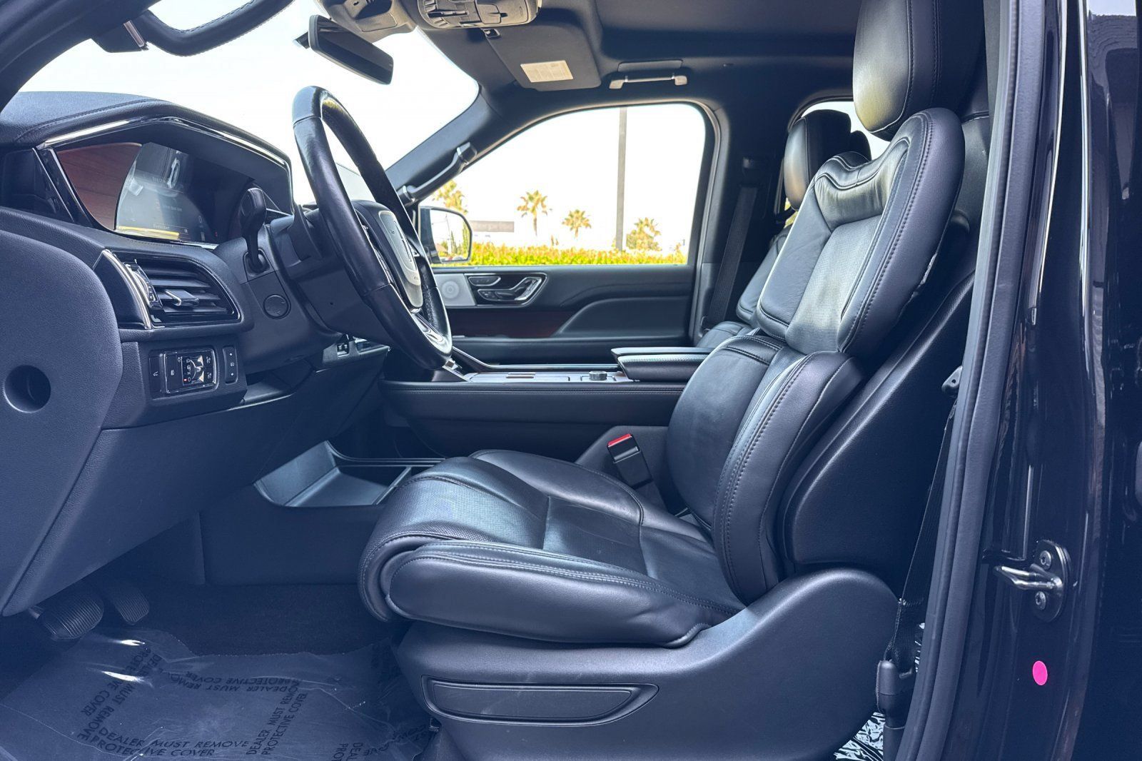 Certified 2023 Lincoln Navigator Reserve AWD/4WD image 10