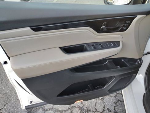 Used 2023 Honda Odyssey Touring image 23