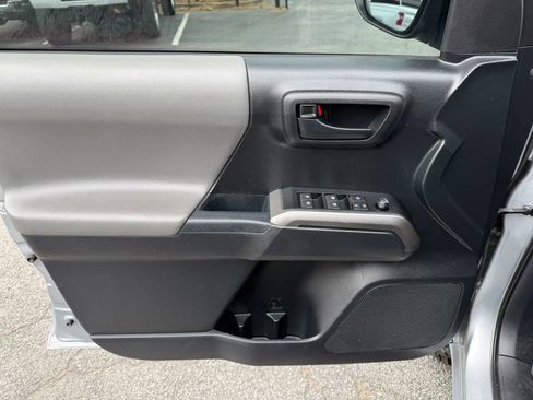 Used 2019 Toyota Tacoma SR5 RWD image 21