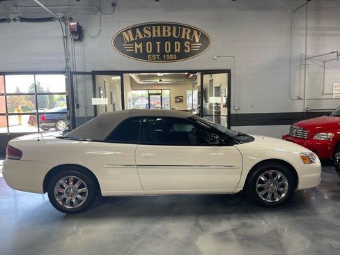 Used 2006 Chrysler Sebring Limited w/ Luxury Group FWD image 9