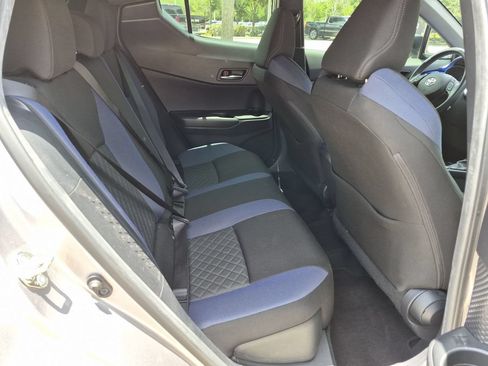 Used 2020 Toyota C-HR XLE FWD image 22
