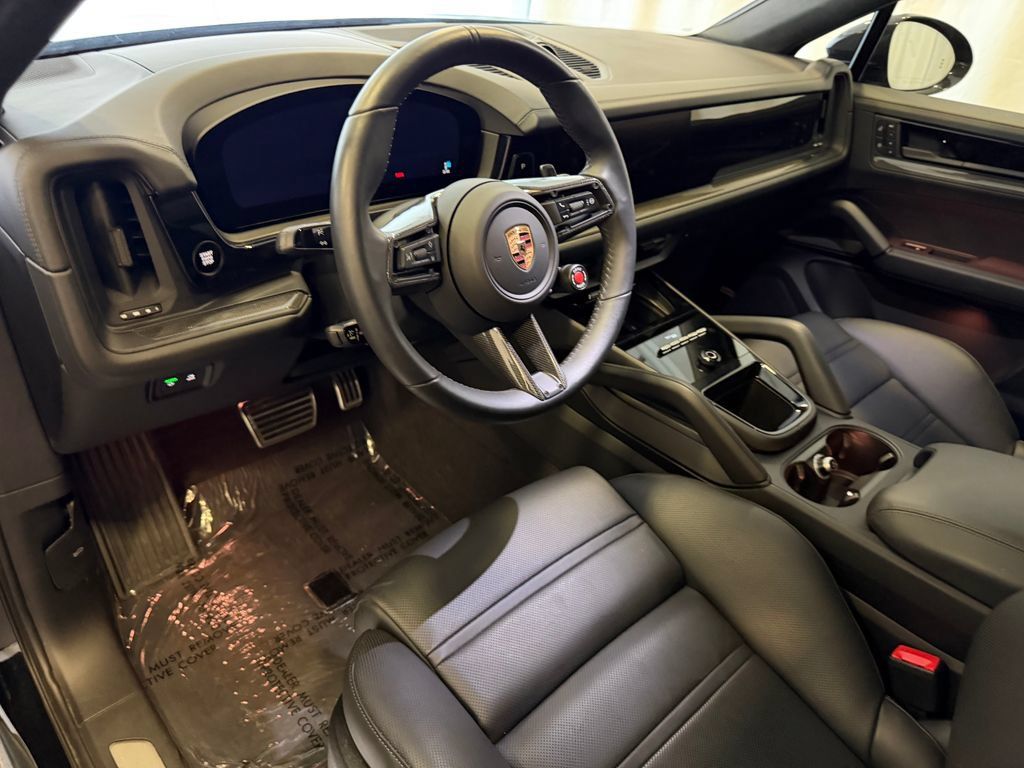 Certified 2025 Porsche Cayenne Turbo GT AWD/4WD image 4