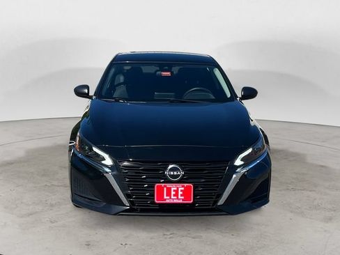 Used 2024 Nissan Altima 2.5 SV FWD image 8