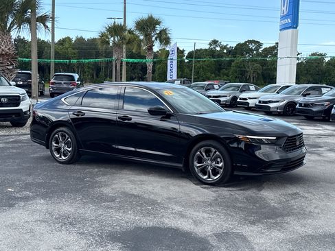 Certified 2023 Honda Accord EX image 5
