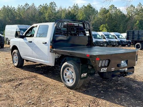 Used 2024 RAM 2500 Tradesman w/ Chrome Appearance Group AWD/4WD image 11