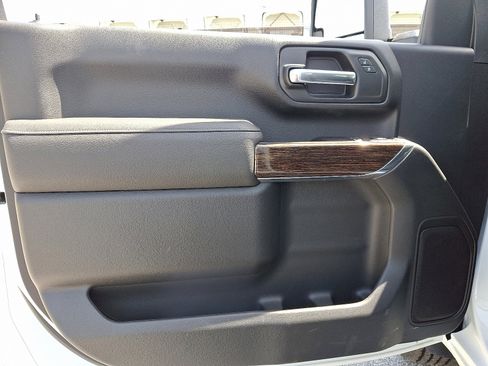 New 2025 GMC Sierra 2500 SLE w/ SLE Convenience Package image 11