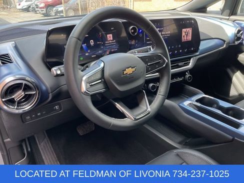 Certified 2025 Chevrolet Equinox EV LT FWD image 10