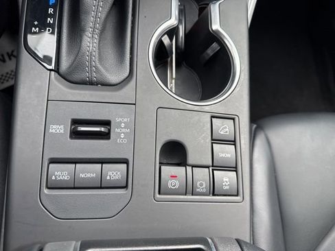 Used 2023 Toyota Highlander XLE image 19