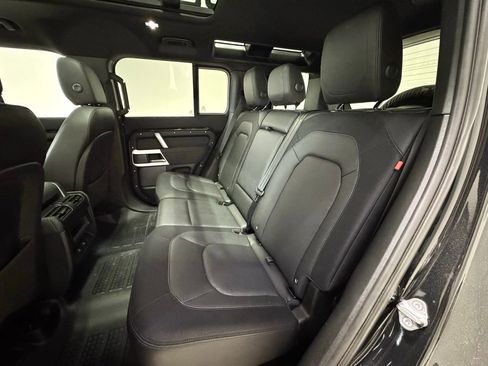 Used 2023 Land Rover Defender 110 X-Dynamic SE image 32