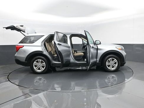 Used 2024 Ford Explorer 4WD image 29