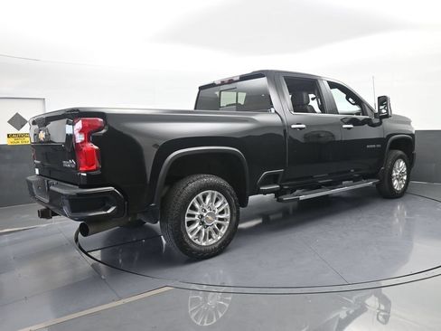 Used 2022 Chevrolet Silverado 2500 High Country w/ Z71 Off-Road Package AWD/4WD image 6
