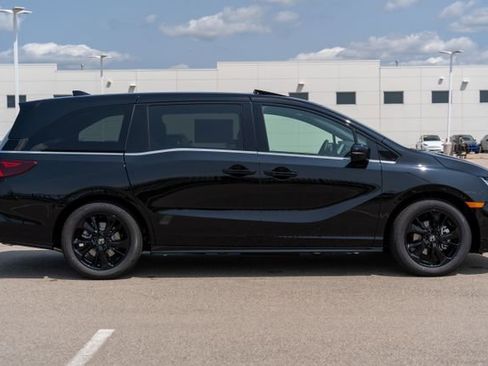Used 2023 Honda Odyssey Sport image 8