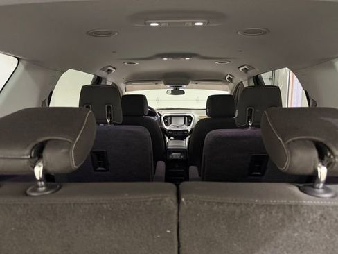 Certified 2019 GMC Acadia SLE FWD image 10