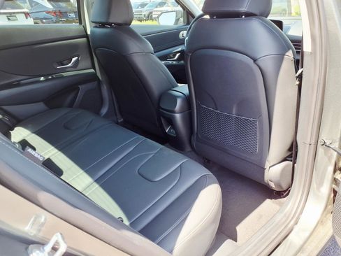 New 2026 Hyundai Elantra Limited FWD image 8