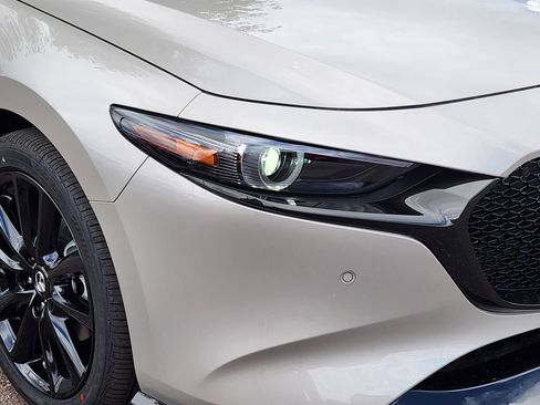 New 2026 MAZDA MAZDA3 Hatchback w/Premium Plus Pkg AWD/4WD image 28