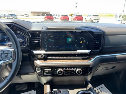 Used 2023 Chevrolet Silverado 1500 RST w/ Redline Edition AWD/4WD image 13