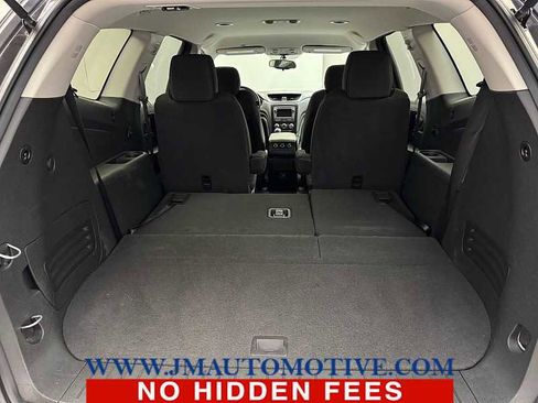 Used 2017 Chevrolet Traverse LT w/ Style and Technology Package image 18