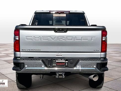 Used 2024 Chevrolet Silverado 2500 LTZ w/ LTZ Convenience Package image 4