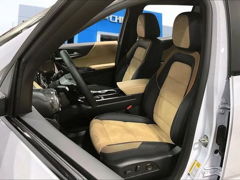 New 2026 Chevrolet Equinox ACTIV w/ Convenience Package III image 9