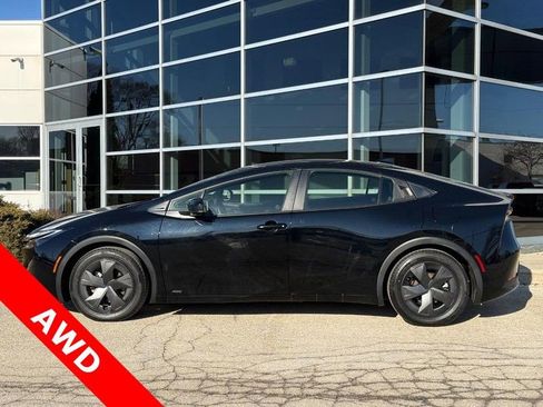 Used 2024 Toyota Prius LE image 6