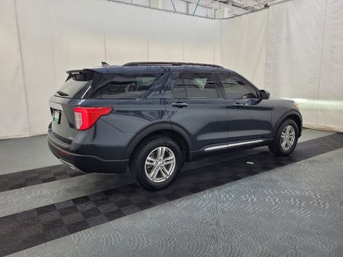 Used 2024 Ford Explorer XLT w/ Equipment Group 202A AWD/4WD image 10