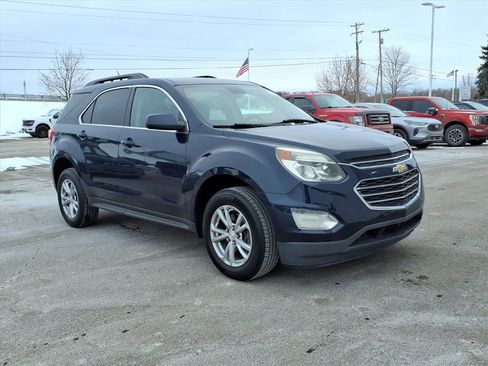 Used 2017 Chevrolet Equinox LT w/ Convenience Package image 3