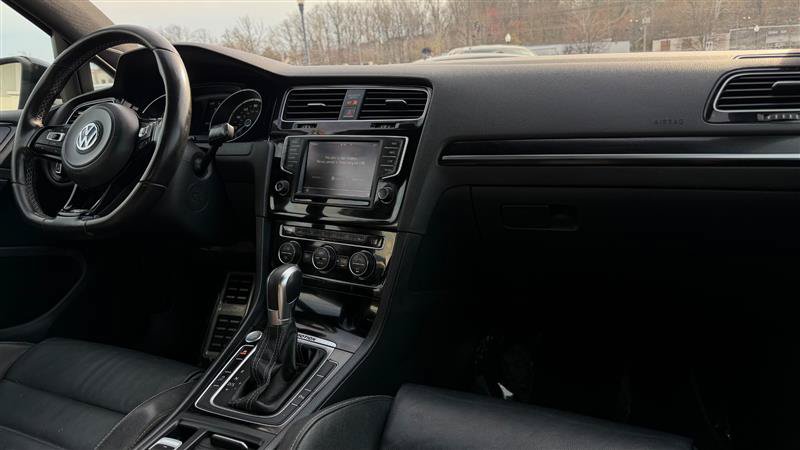 Used 2017 Volkswagen Golf R 4-Door AWD/4WD image 37