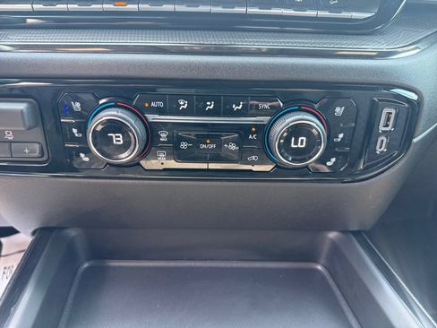Used 2025 Chevrolet Silverado 2500 ZR2 w/ Technology Package AWD/4WD image 25