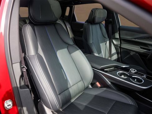 Used 2024 Cadillac Lyriq Sport image 22