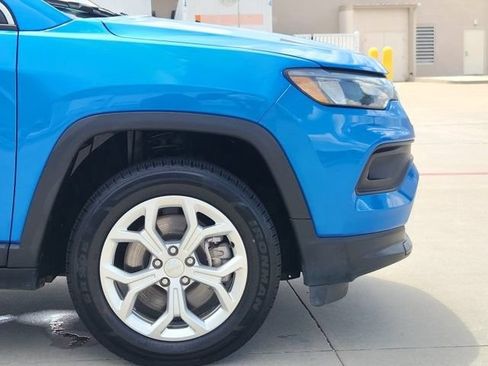 Used 2024 Jeep Compass Latitude AWD/4WD image 8