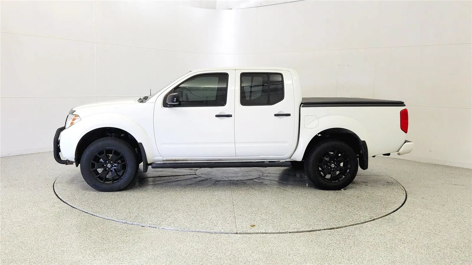 Used 2021 Nissan Frontier SV w/ Midnight Edition Floor Mats AWD/4WD image 4