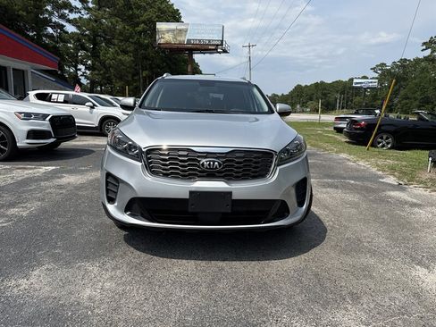 Used 2020 Kia Sorento LX w/ LX I4 Convenience Package AWD/4WD image 2