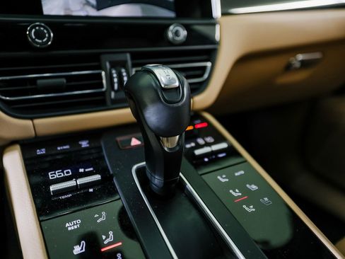 Certified 2023 Porsche Macan image 20