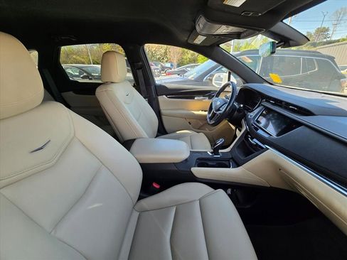 Used 2019 Cadillac XT5 FWD image 18