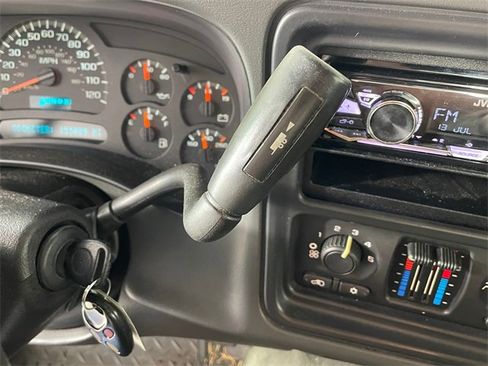 Used 2004 GMC Sierra 1500 SLE w/ Off-Road Package image 9