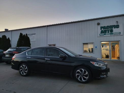 Used 2017 Honda Accord EX-L image 9