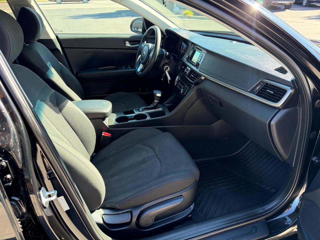 Used 2017 Kia Optima LX FWD image 7